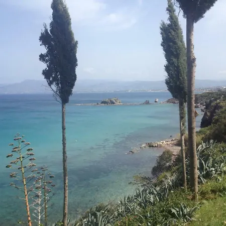 Latchi Flat 公寓 *